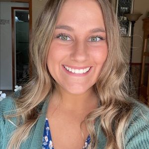 Meet your Posher, Brooke